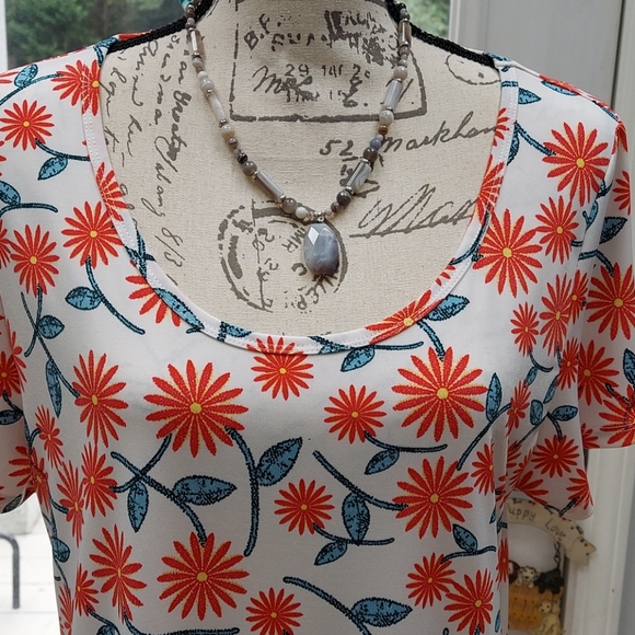 Lularoe XL, short sleeve women's top - Picture 2 of 3